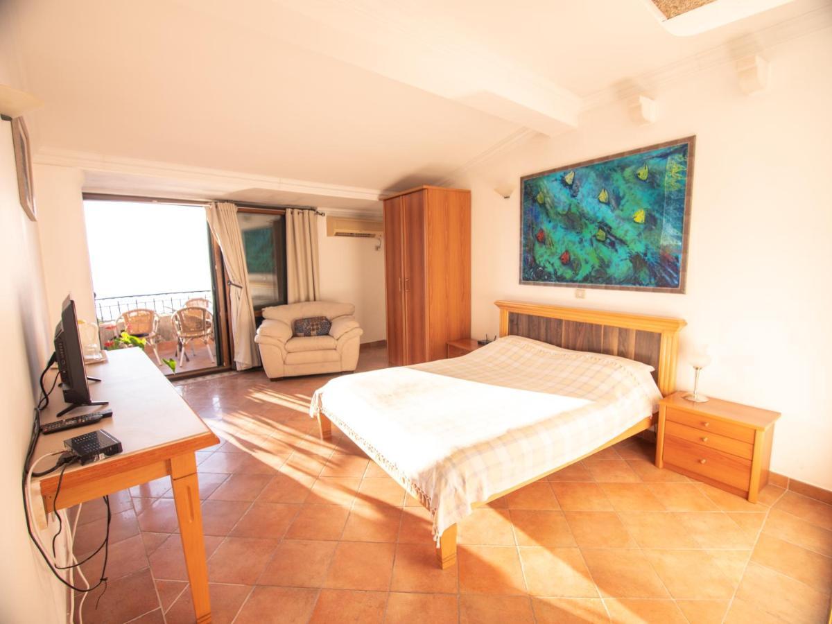 Apartments And Rooms Levantin Inn Светі-Стефан Екстер'єр фото