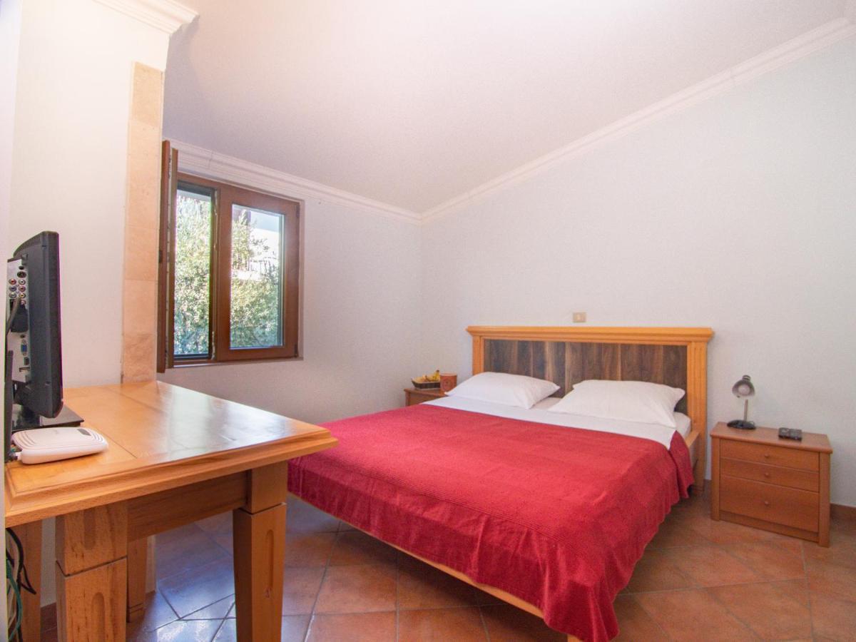 Apartments And Rooms Levantin Inn Светі-Стефан Екстер'єр фото