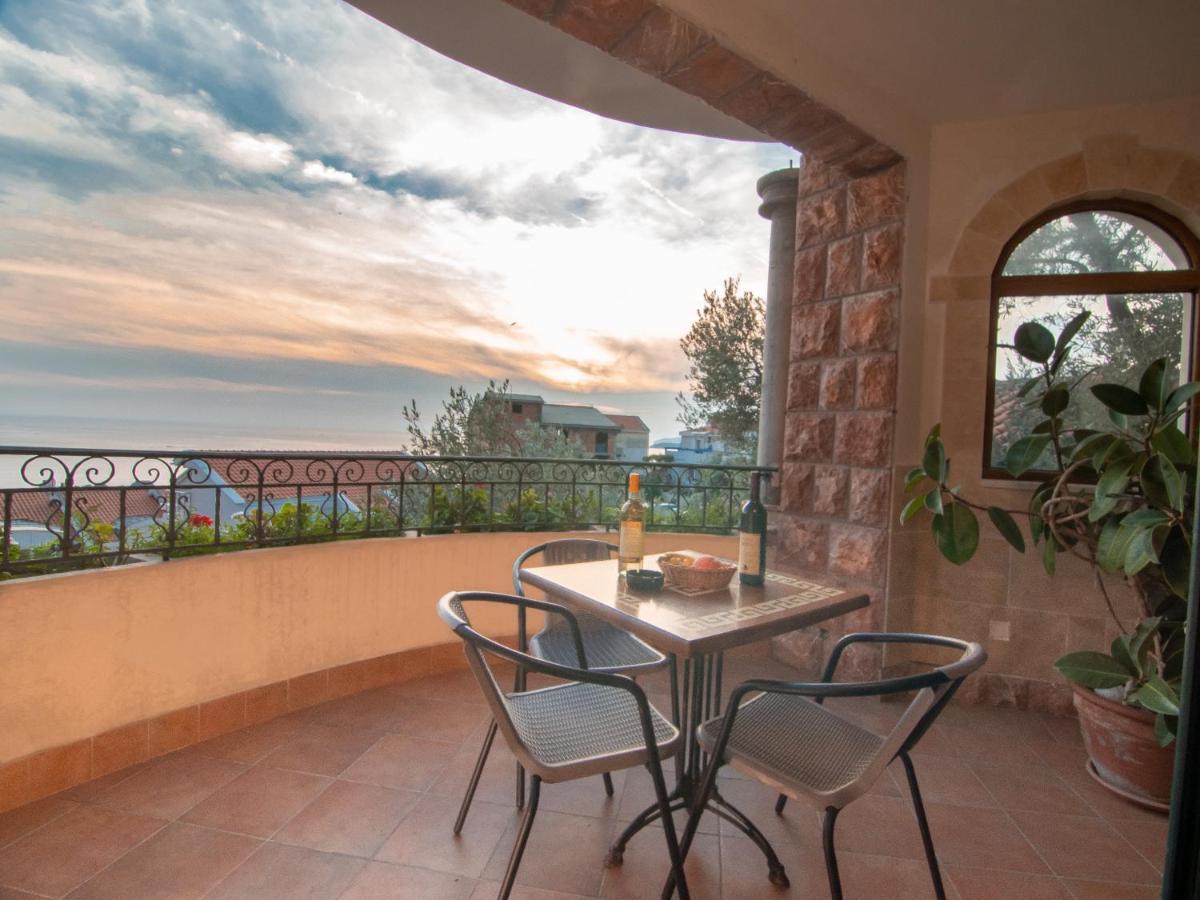 Apartments And Rooms Levantin Inn Светі-Стефан Екстер'єр фото