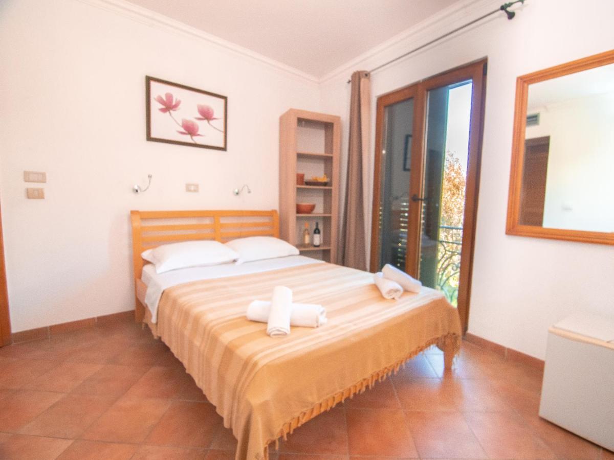 Apartments And Rooms Levantin Inn Светі-Стефан Екстер'єр фото