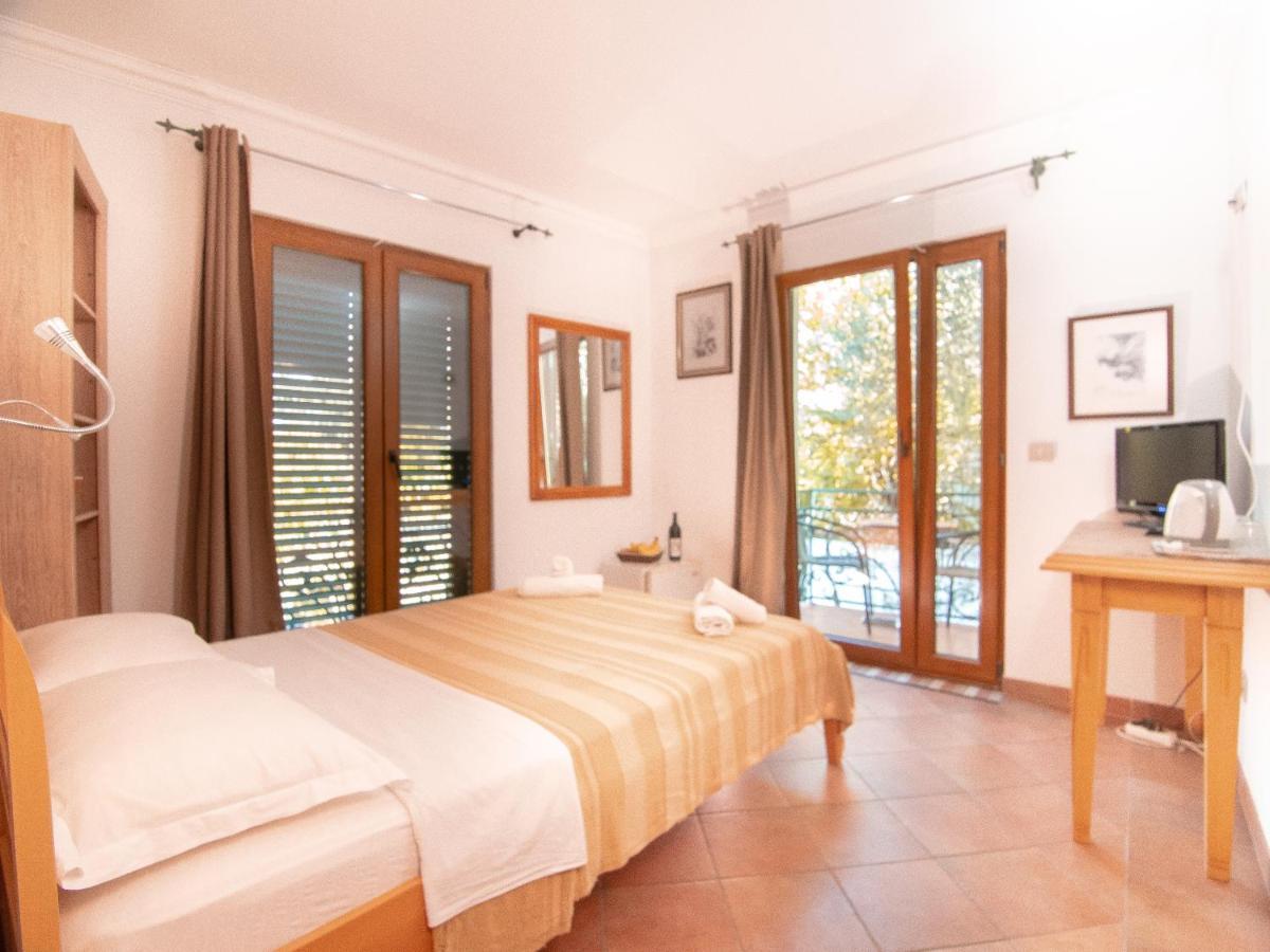 Apartments And Rooms Levantin Inn Светі-Стефан Екстер'єр фото