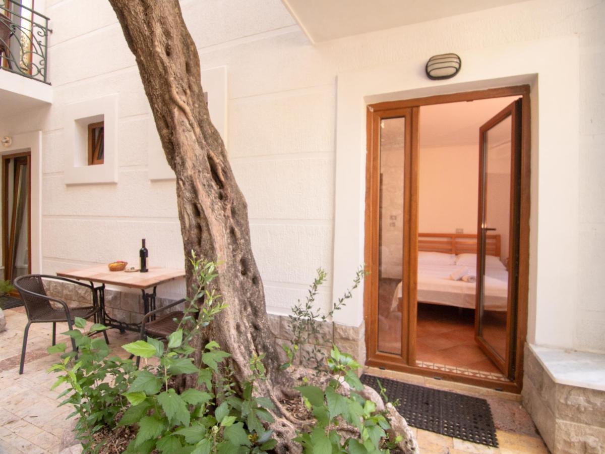 Apartments And Rooms Levantin Inn Светі-Стефан Екстер'єр фото