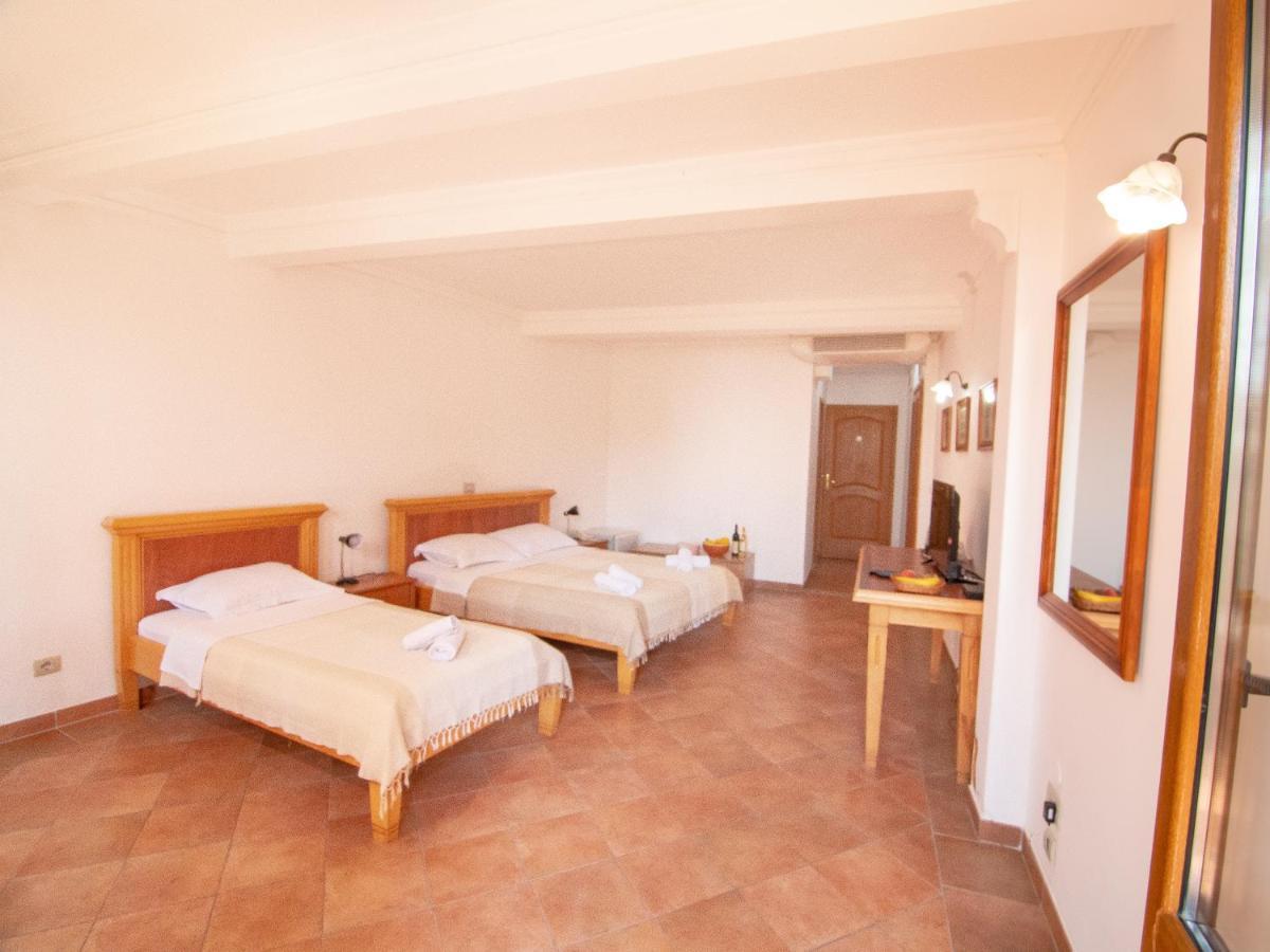 Apartments And Rooms Levantin Inn Светі-Стефан Екстер'єр фото