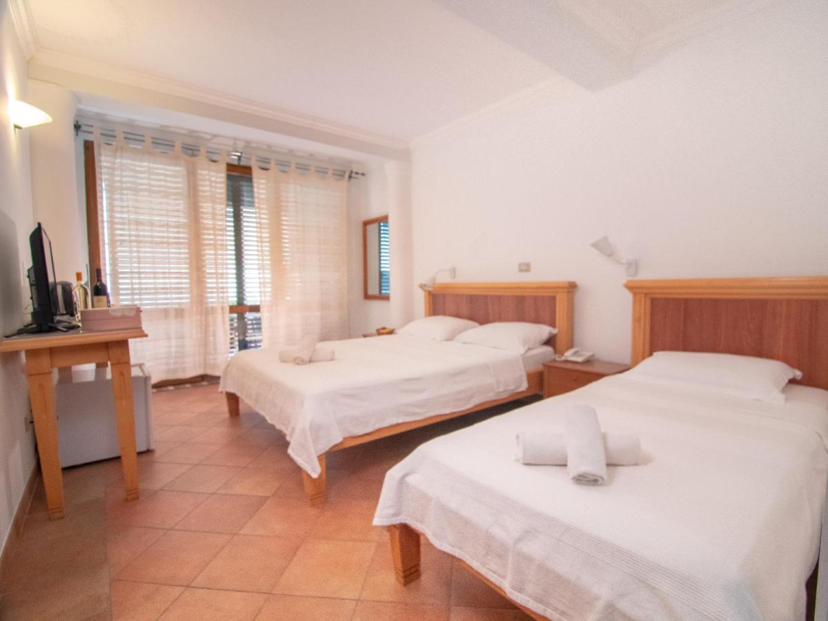 Apartments And Rooms Levantin Inn Светі-Стефан Екстер'єр фото