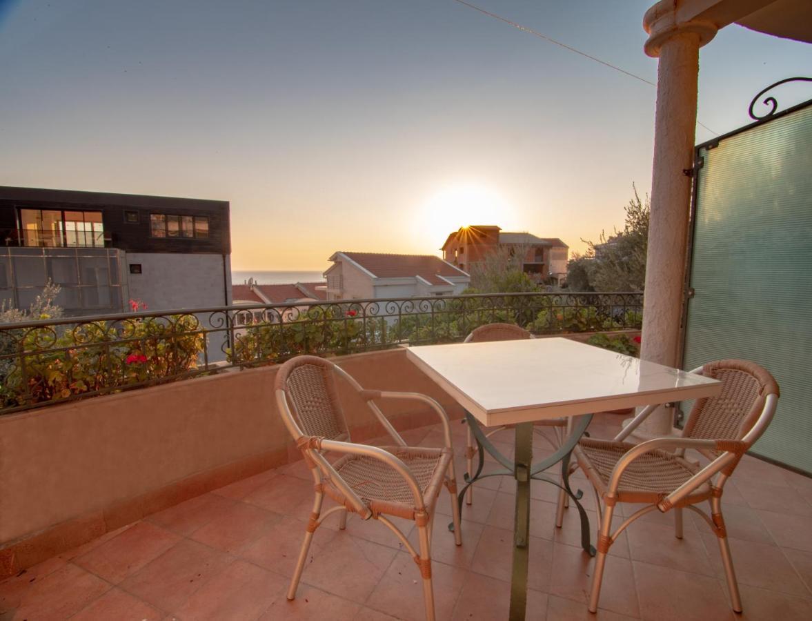Apartments And Rooms Levantin Inn Светі-Стефан Екстер'єр фото
