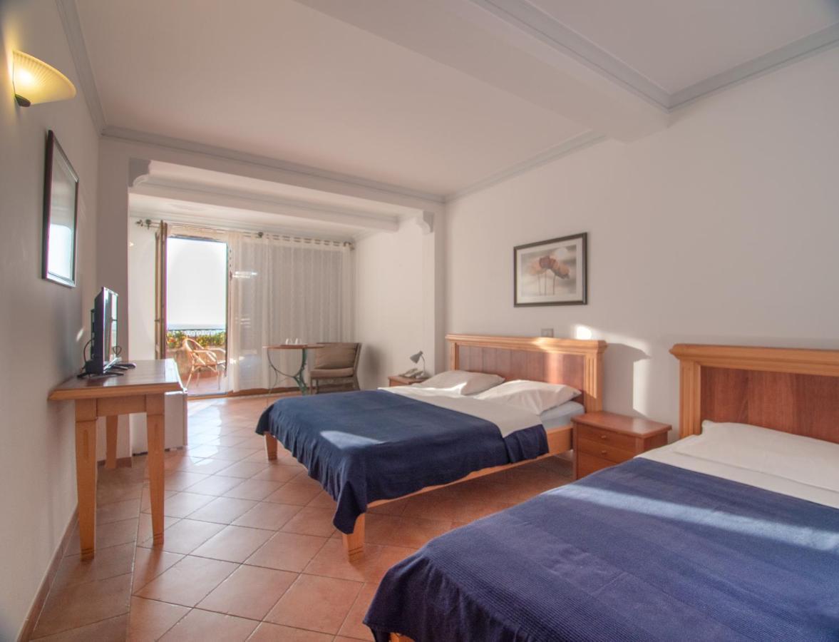 Apartments And Rooms Levantin Inn Светі-Стефан Екстер'єр фото