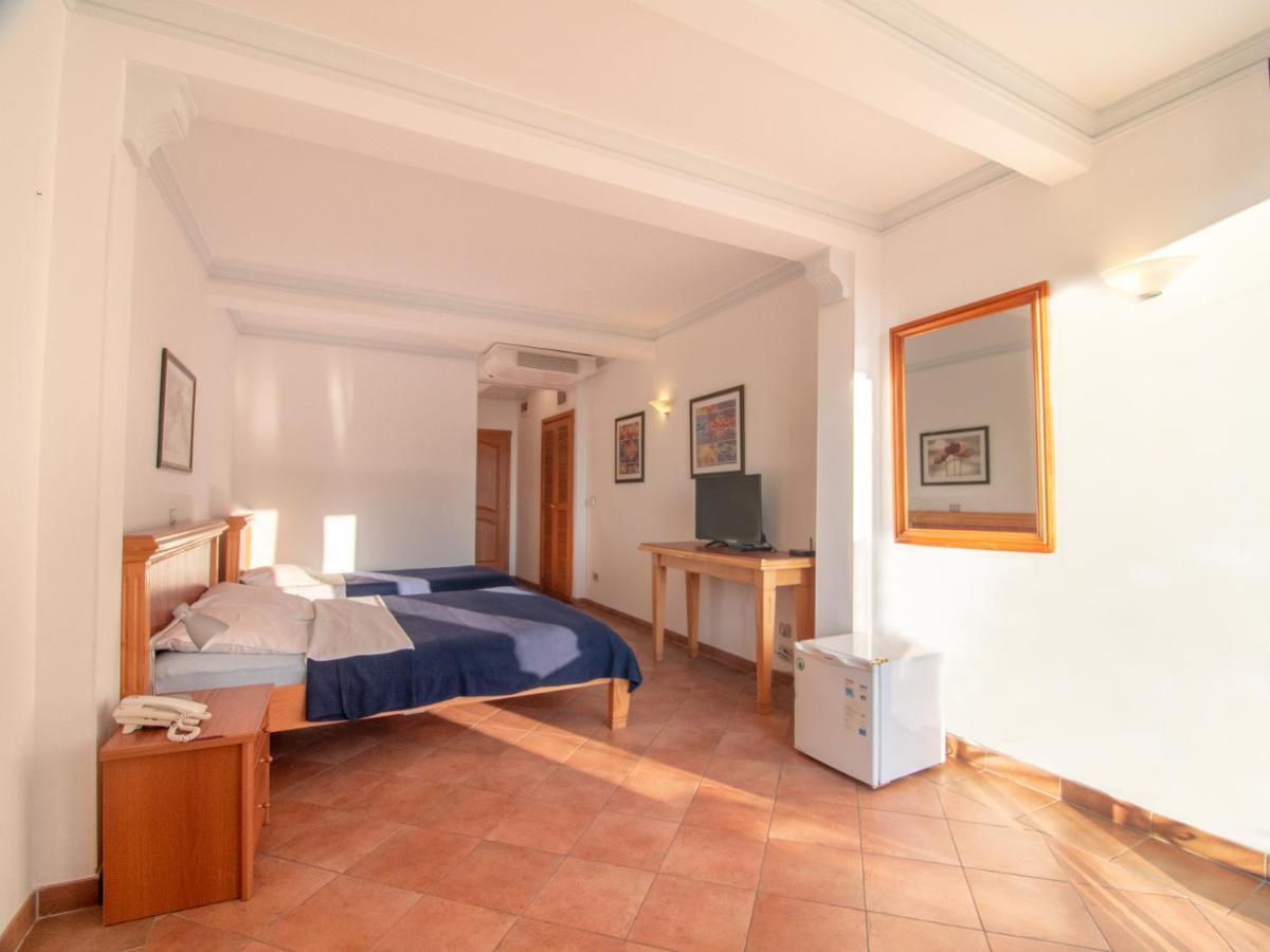 Apartments And Rooms Levantin Inn Светі-Стефан Екстер'єр фото