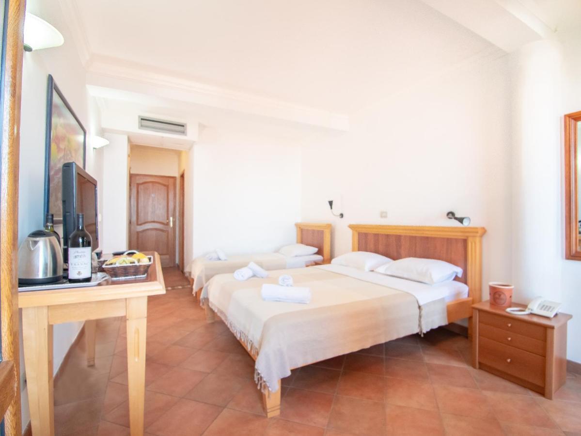 Apartments And Rooms Levantin Inn Светі-Стефан Екстер'єр фото