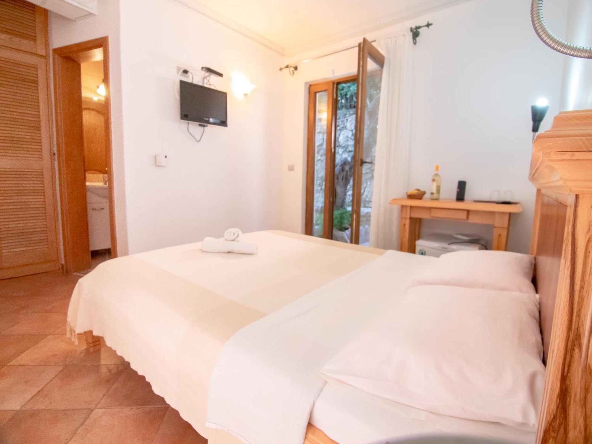 Apartments And Rooms Levantin Inn Светі-Стефан Екстер'єр фото