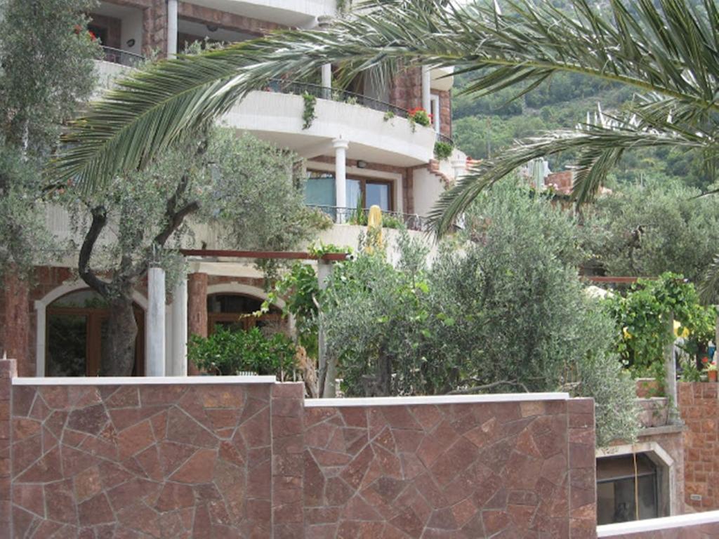 Apartments And Rooms Levantin Inn Светі-Стефан Екстер'єр фото