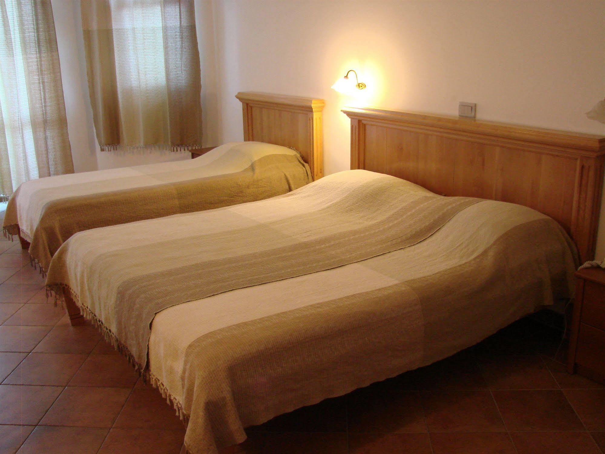 Apartments And Rooms Levantin Inn Светі-Стефан Екстер'єр фото