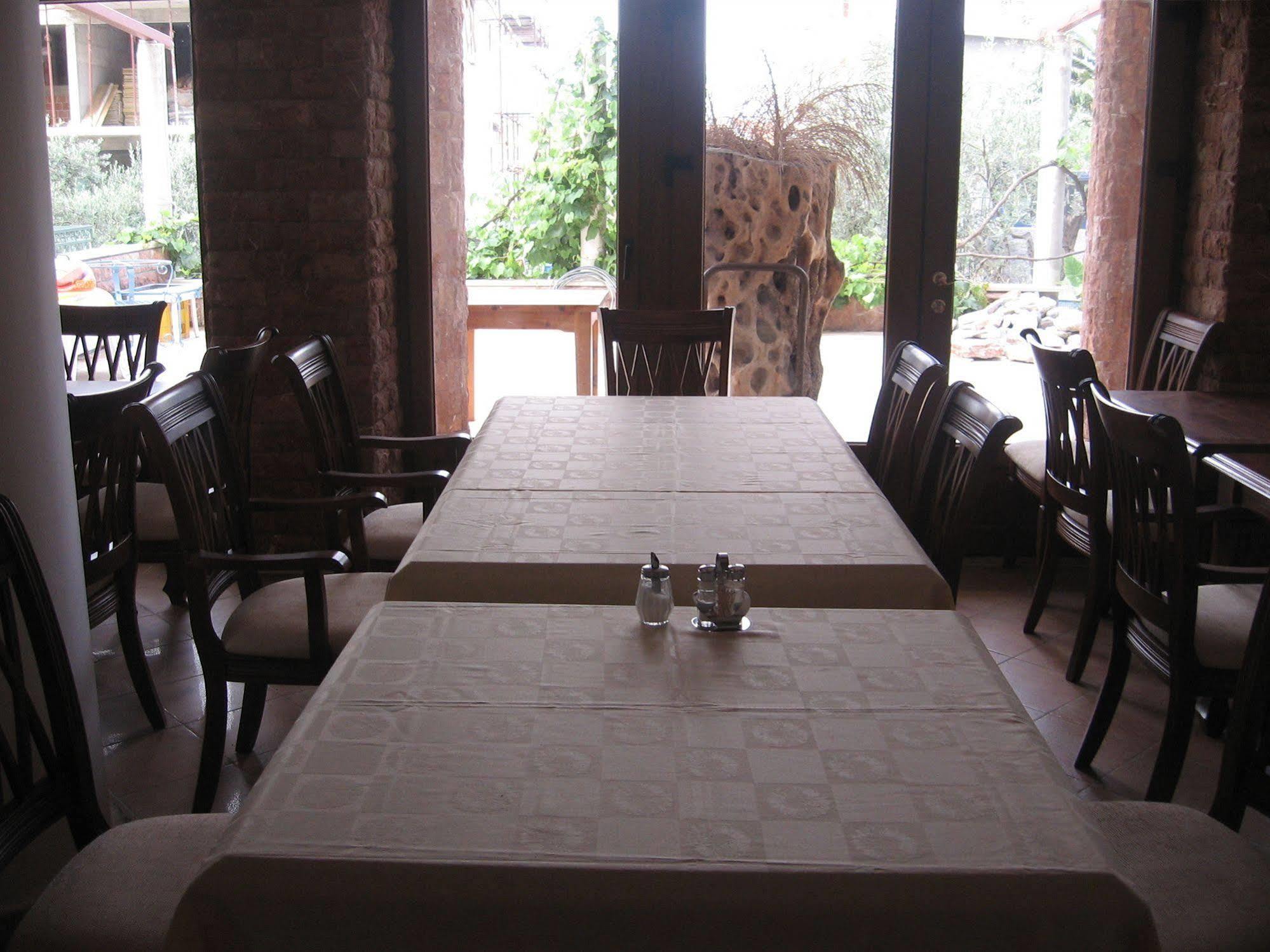 Apartments And Rooms Levantin Inn Светі-Стефан Екстер'єр фото