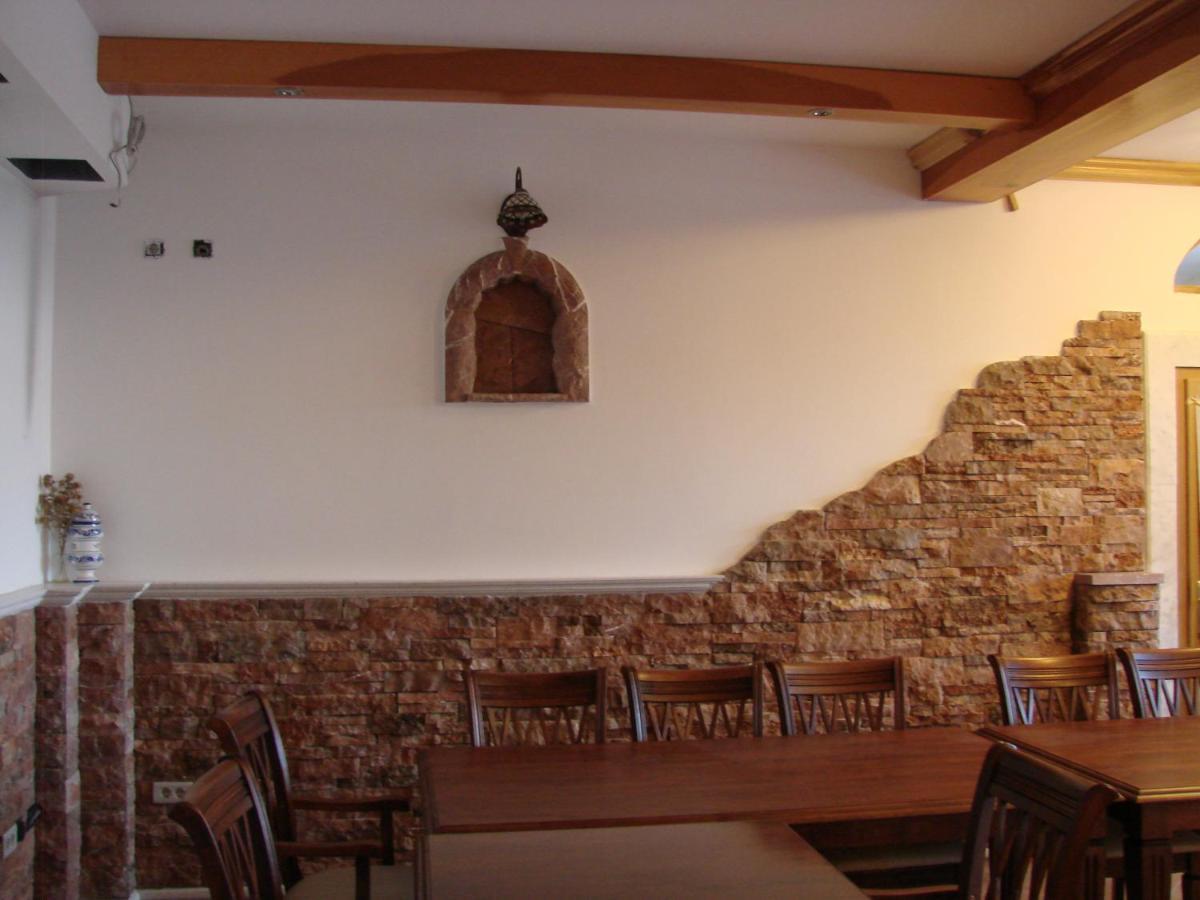 Apartments And Rooms Levantin Inn Светі-Стефан Екстер'єр фото