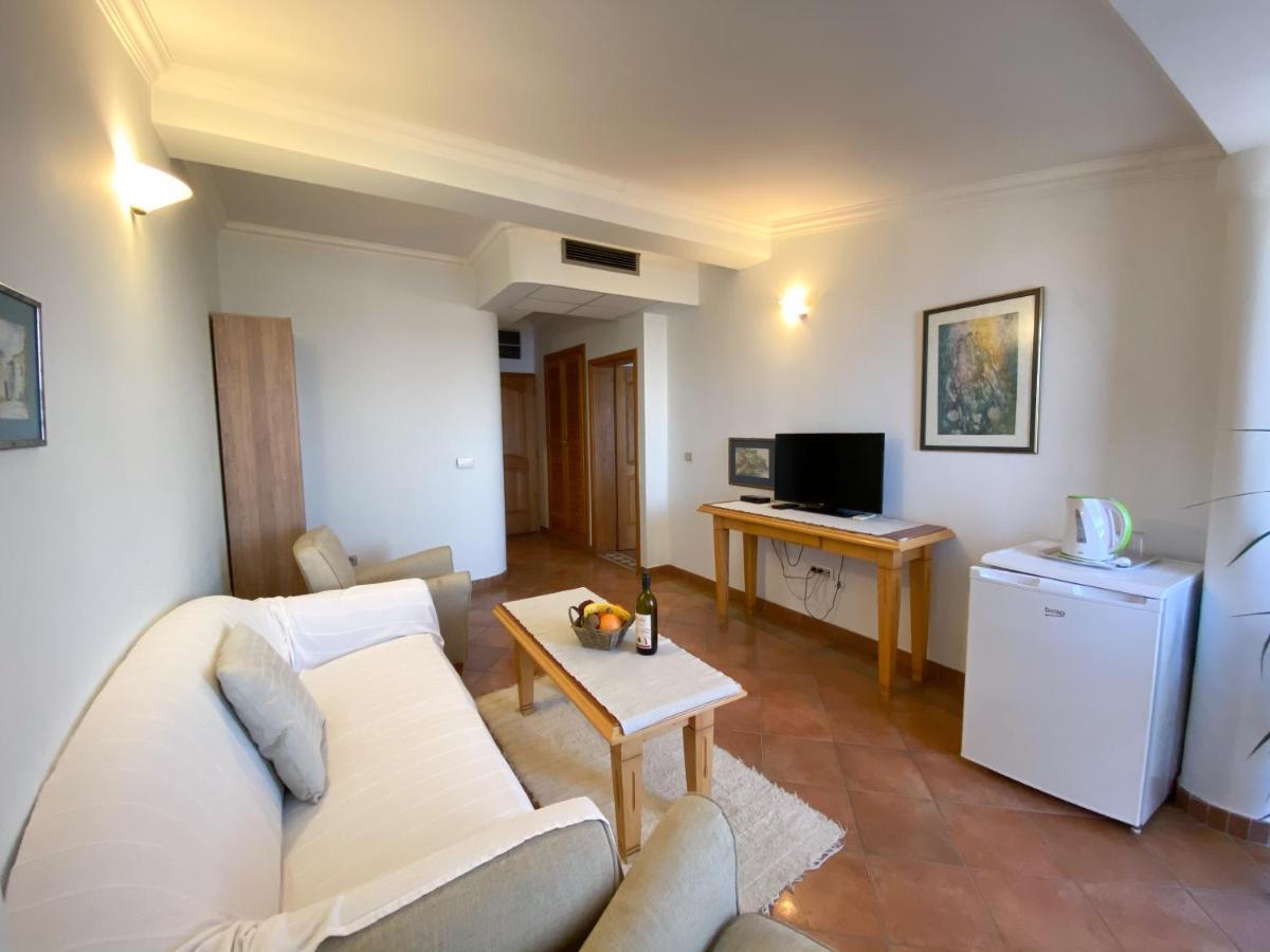 Apartments And Rooms Levantin Inn Светі-Стефан Екстер'єр фото